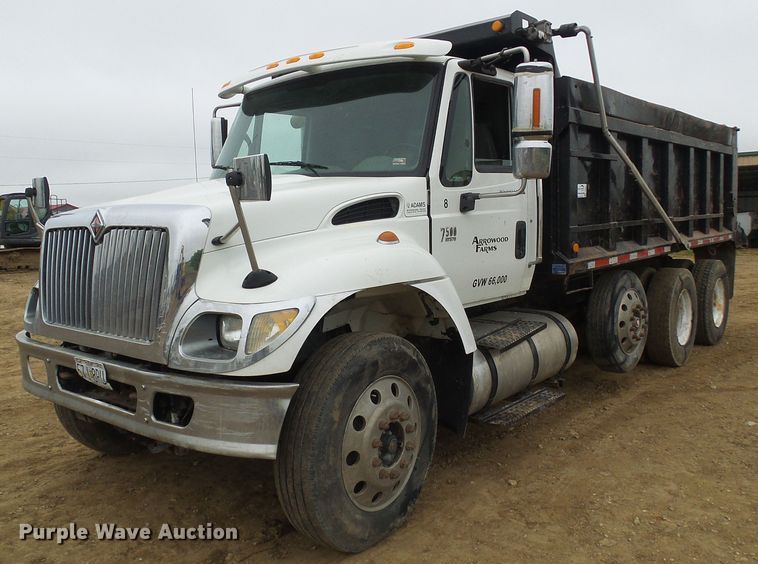 image for item DG5682 2006 International 7500   dump truck