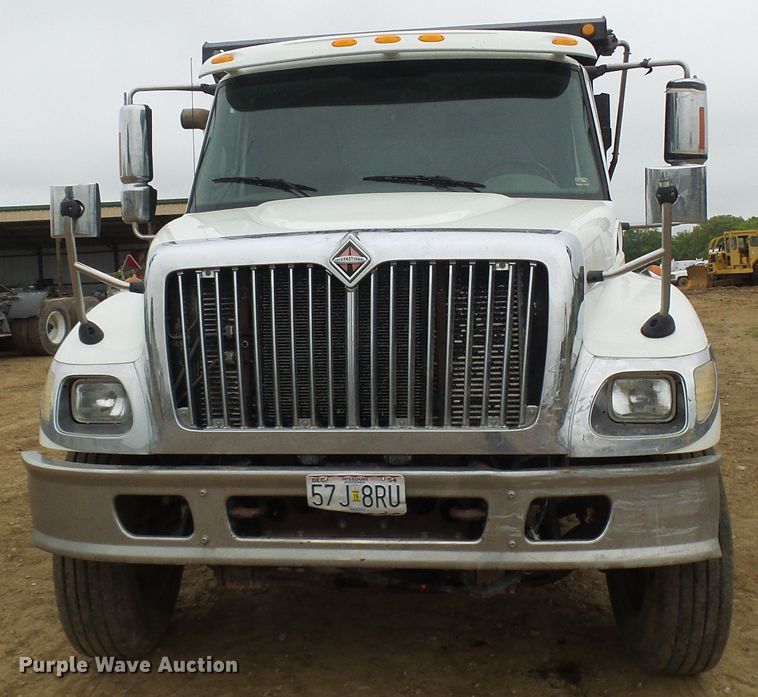 image for item DG5682 2006 International 7500   dump truck