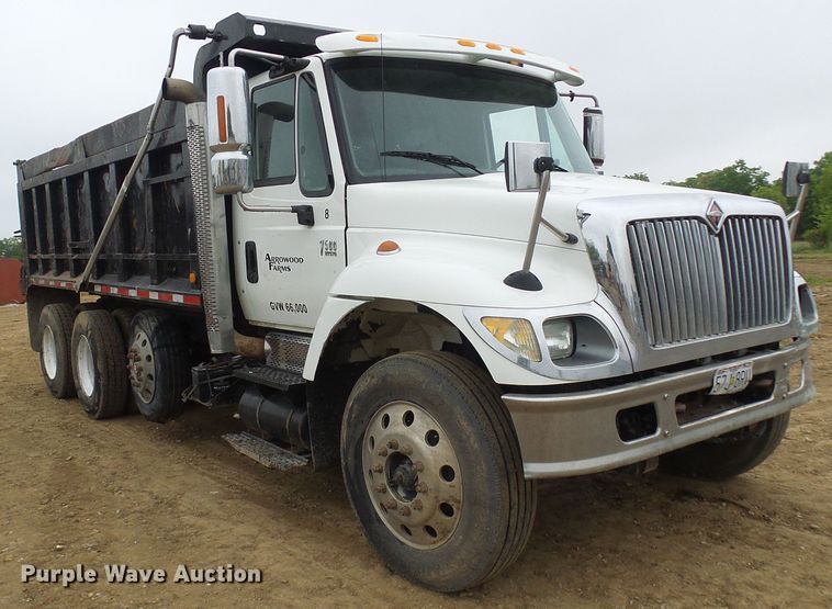 image for item DG5682 2006 International 7500   dump truck