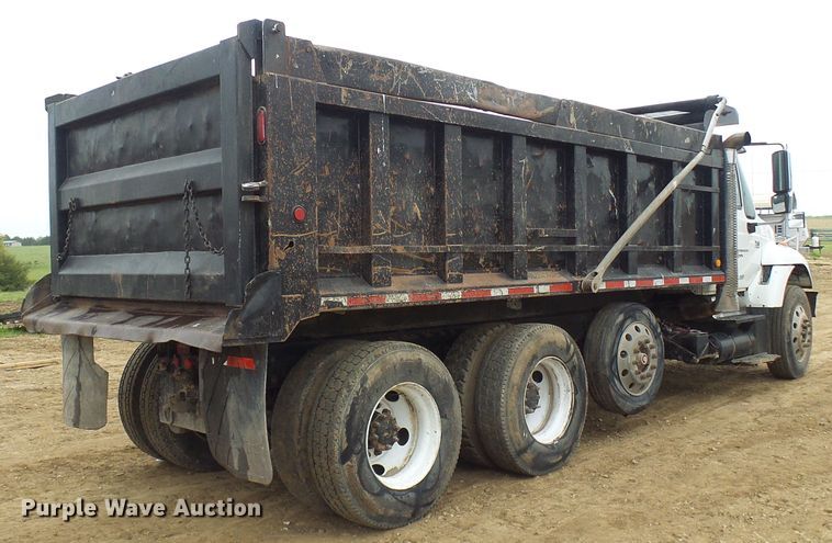 image for item DG5682 2006 International 7500   dump truck