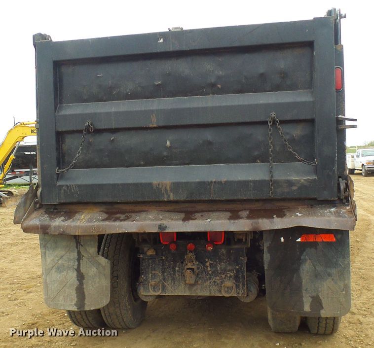 image for item DG5682 2006 International 7500   dump truck