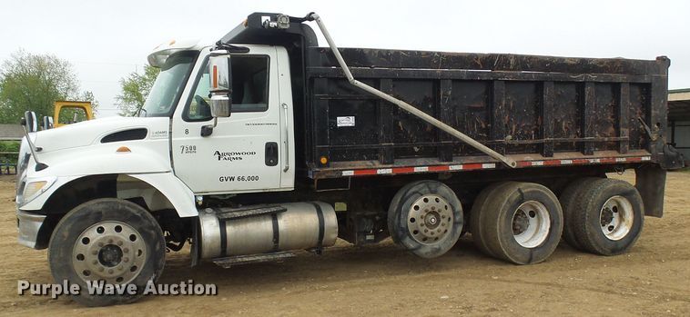 image for item DG5682 2006 International 7500   dump truck