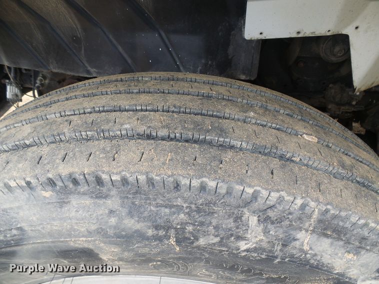 image for item DG5682 2006 International 7500   dump truck