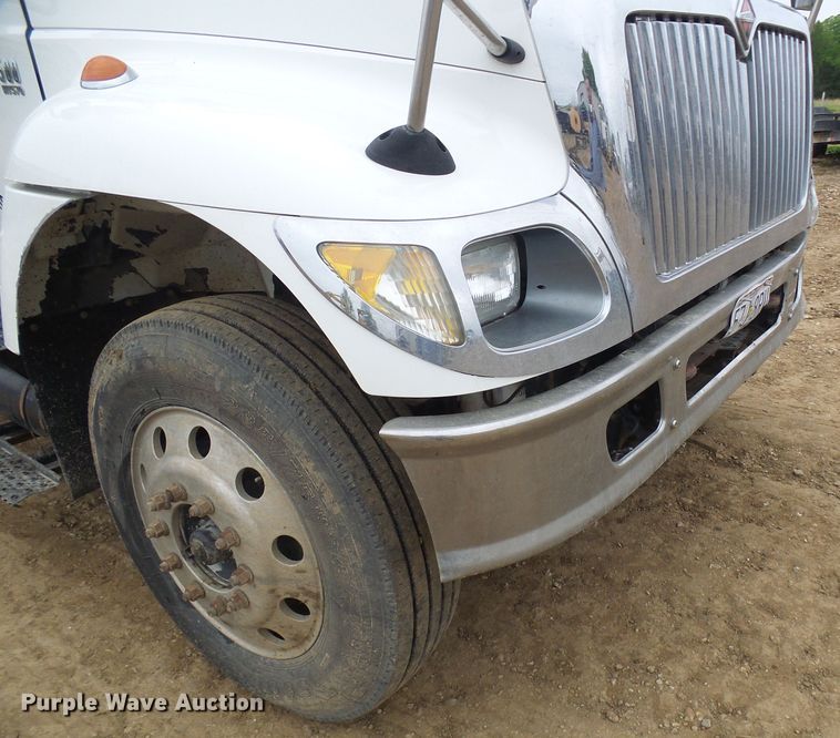 image for item DG5682 2006 International 7500   dump truck