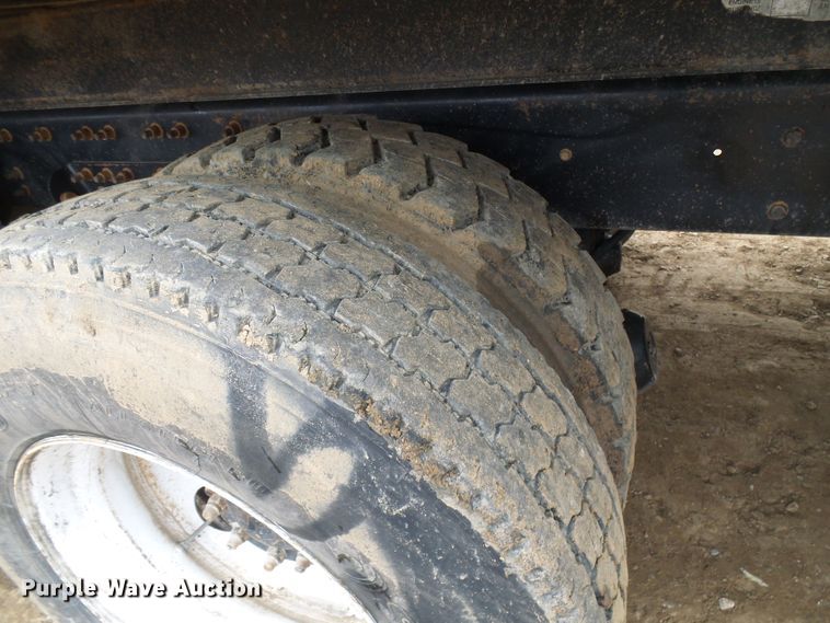 image for item DG5682 2006 International 7500   dump truck