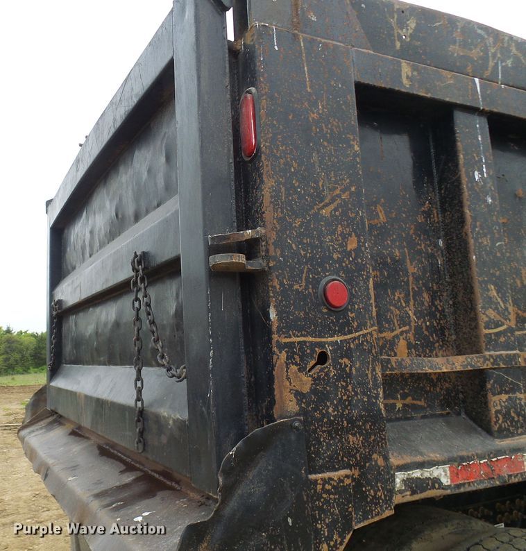 image for item DG5682 2006 International 7500   dump truck