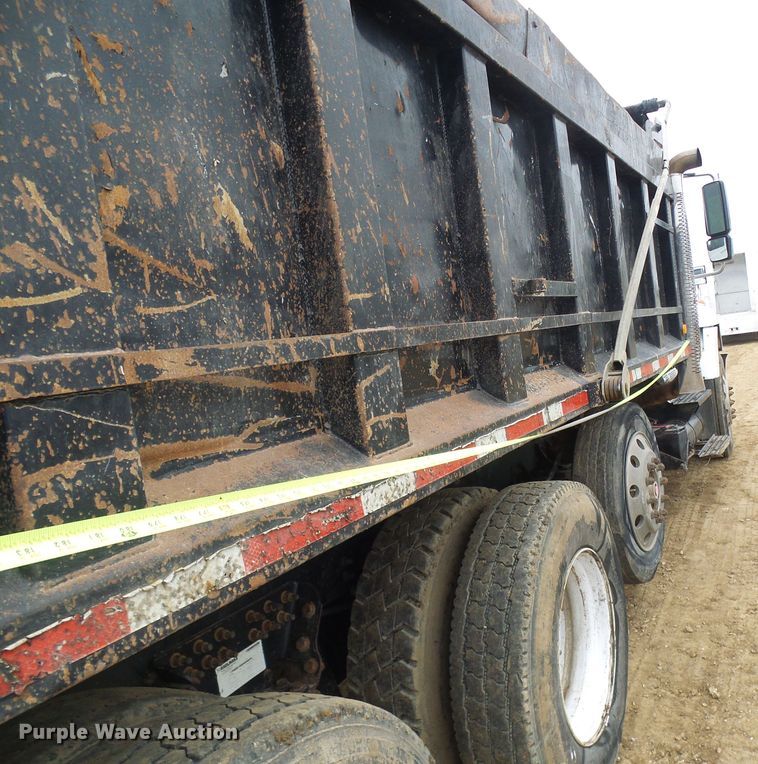 image for item DG5682 2006 International 7500   dump truck