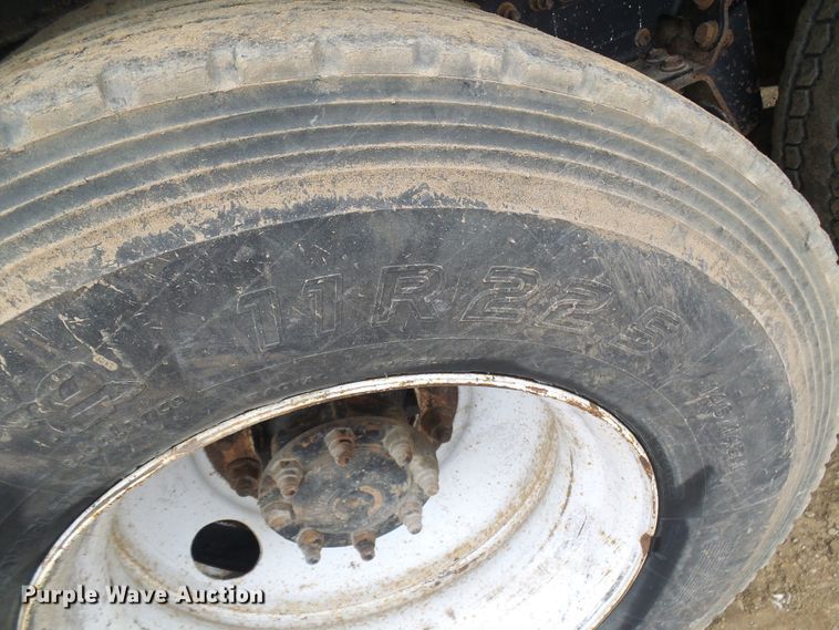 image for item DG5682 2006 International 7500   dump truck