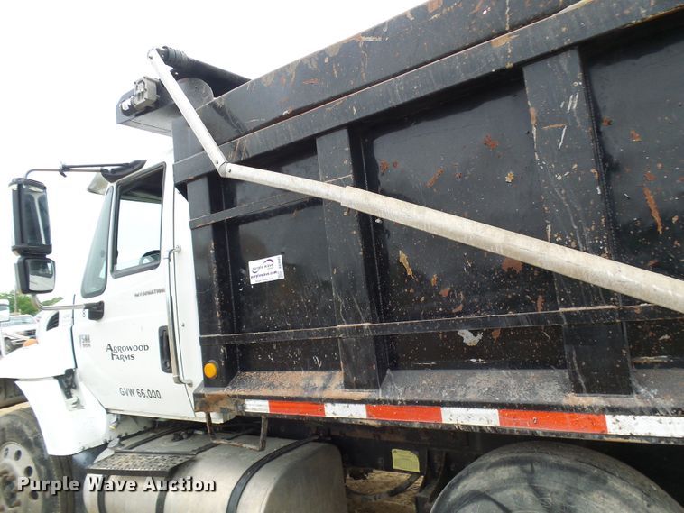 image for item DG5682 2006 International 7500   dump truck