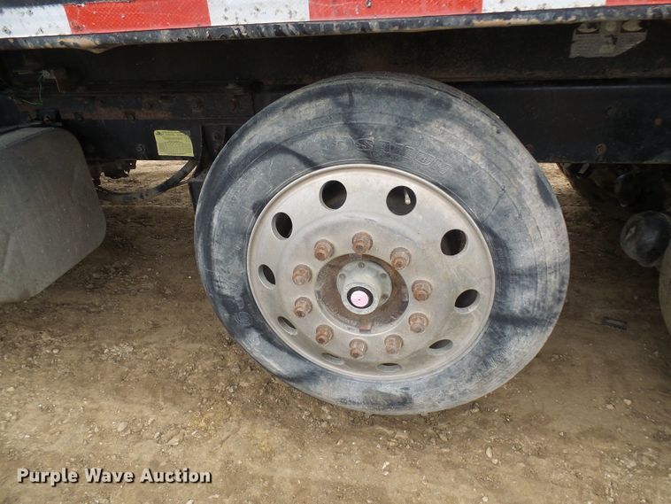 image for item DG5682 2006 International 7500   dump truck