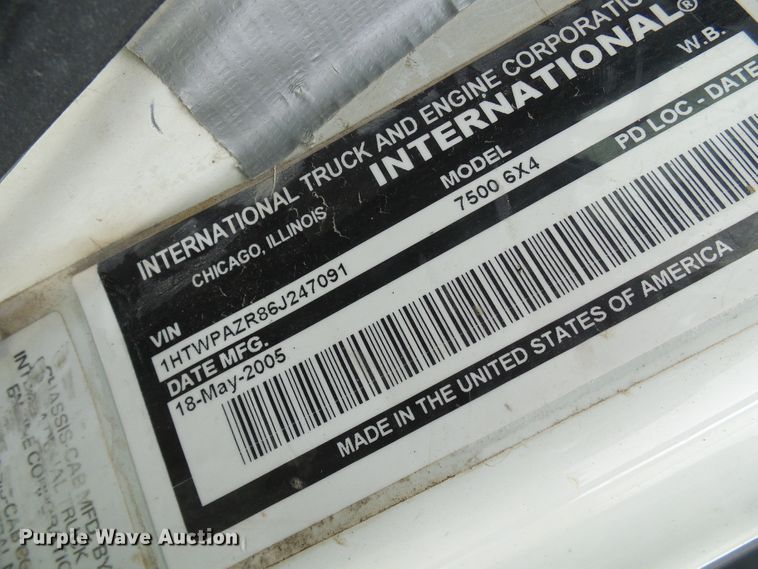 image for item DG5682 2006 International 7500   dump truck