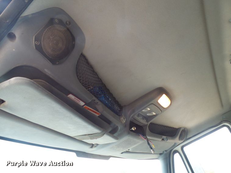 image for item DG5682 2006 International 7500   dump truck