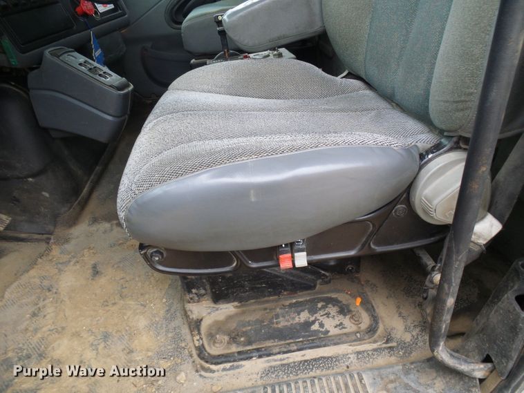 image for item DG5682 2006 International 7500   dump truck