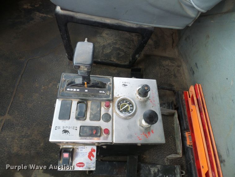 image for item DG5682 2006 International 7500   dump truck