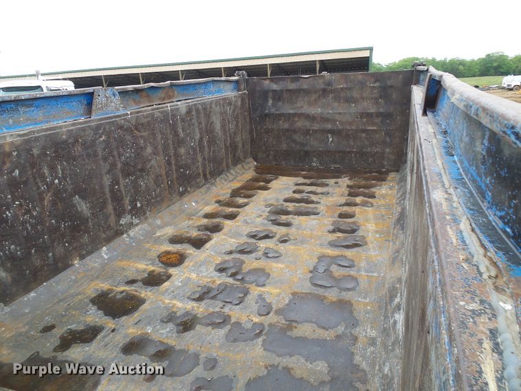 image for item DG5682 2006 International 7500   dump truck