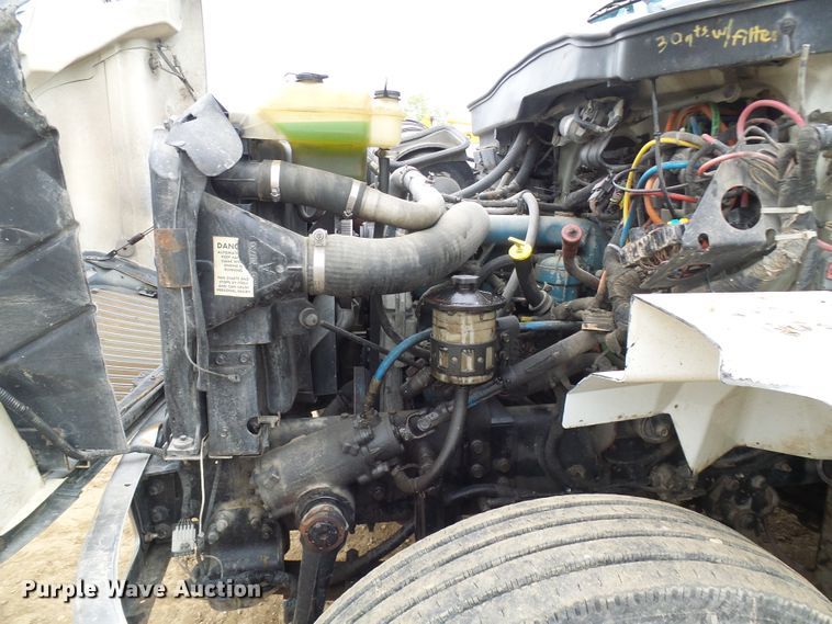 image for item DG5682 2006 International 7500   dump truck