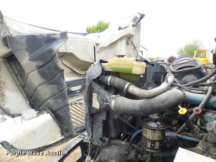 image for item DG5682 2006 International 7500   dump truck