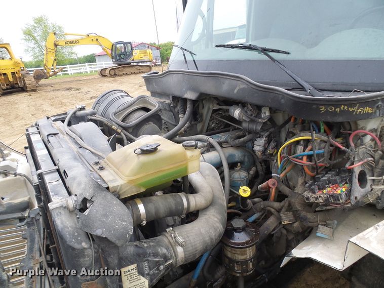 image for item DG5682 2006 International 7500   dump truck