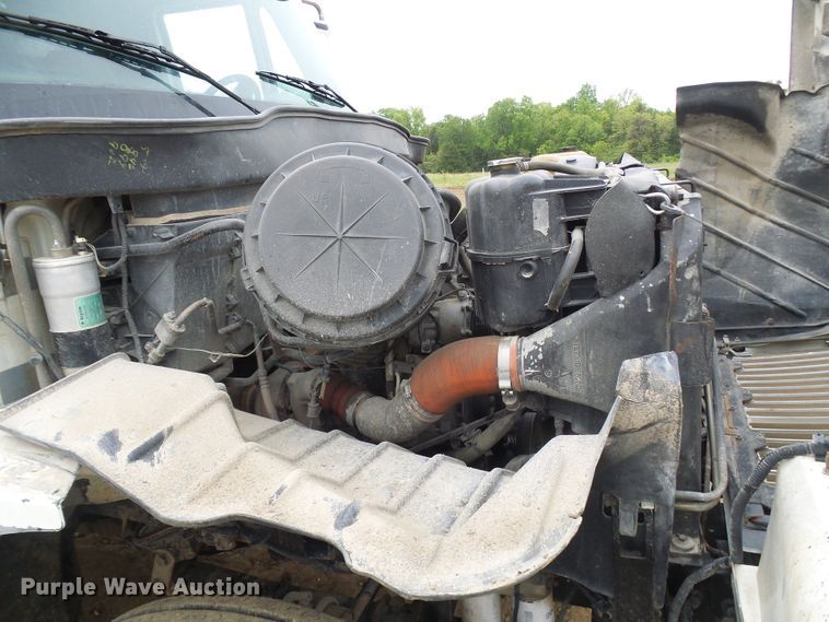 image for item DG5682 2006 International 7500   dump truck