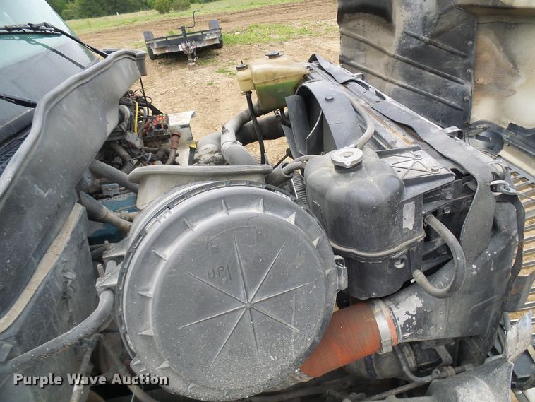 image for item DG5682 2006 International 7500   dump truck