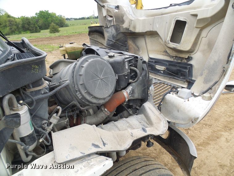 image for item DG5682 2006 International 7500   dump truck