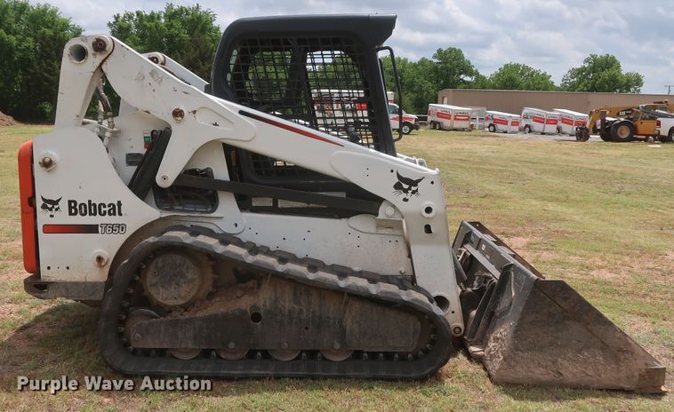 image for item DH0899 2013 Bobcat T650  tracked skid steer loader