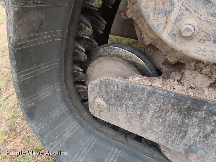 image for item DH0899 2013 Bobcat T650  tracked skid steer loader