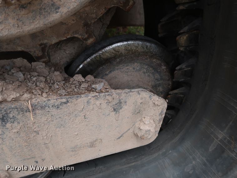 image for item DH0899 2013 Bobcat T650  tracked skid steer loader