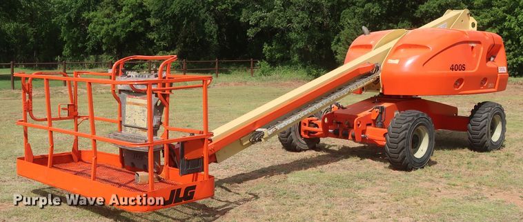 image for item DH0901 2004 JLG 400S  boom lift