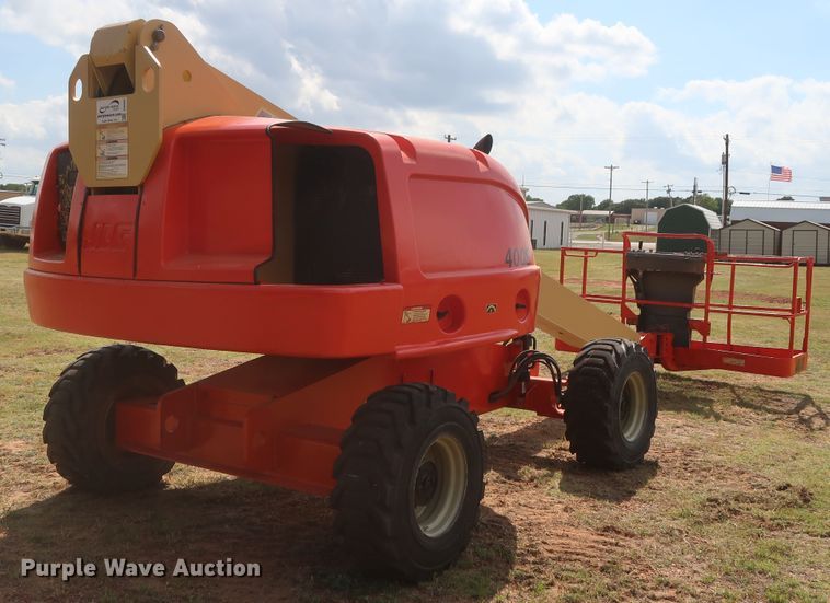 image for item DH0901 2004 JLG 400S  boom lift