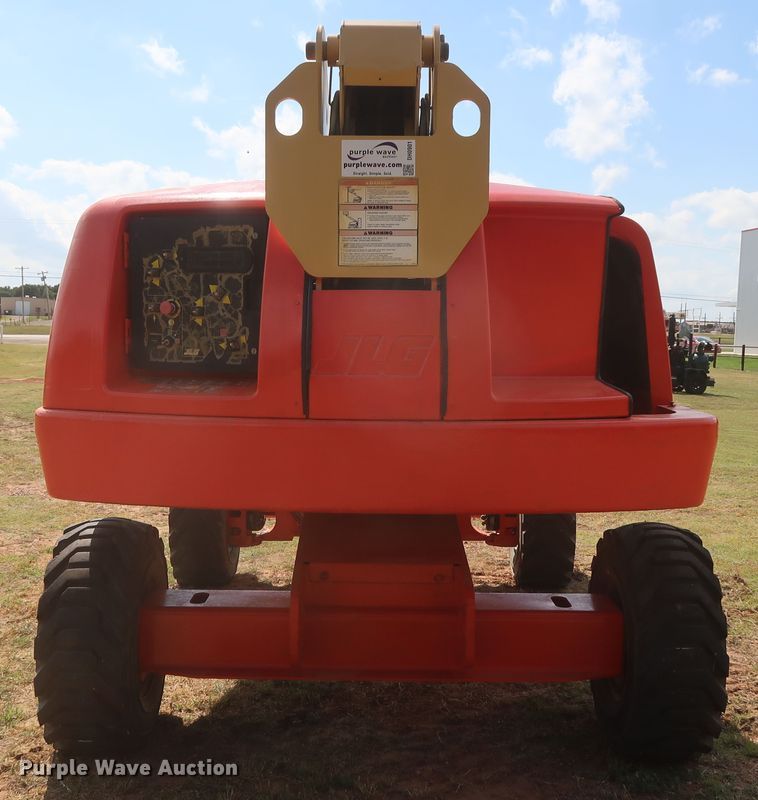 image for item DH0901 2004 JLG 400S  boom lift