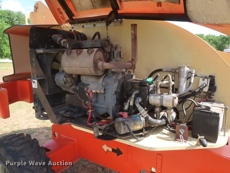 image for item DH0901 2004 JLG 400S  boom lift