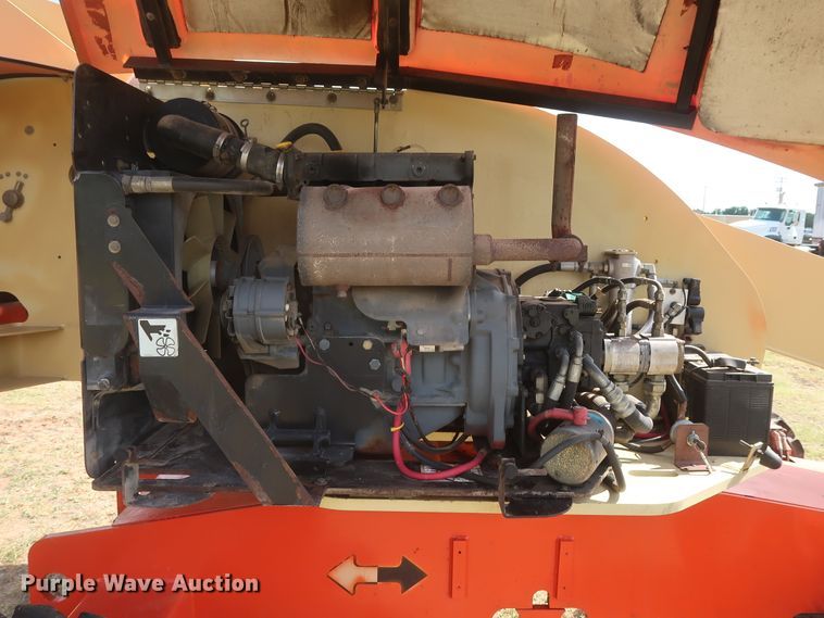 image for item DH0901 2004 JLG 400S  boom lift