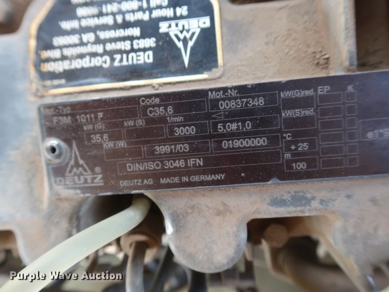 image for item DH0901 2004 JLG 400S  boom lift