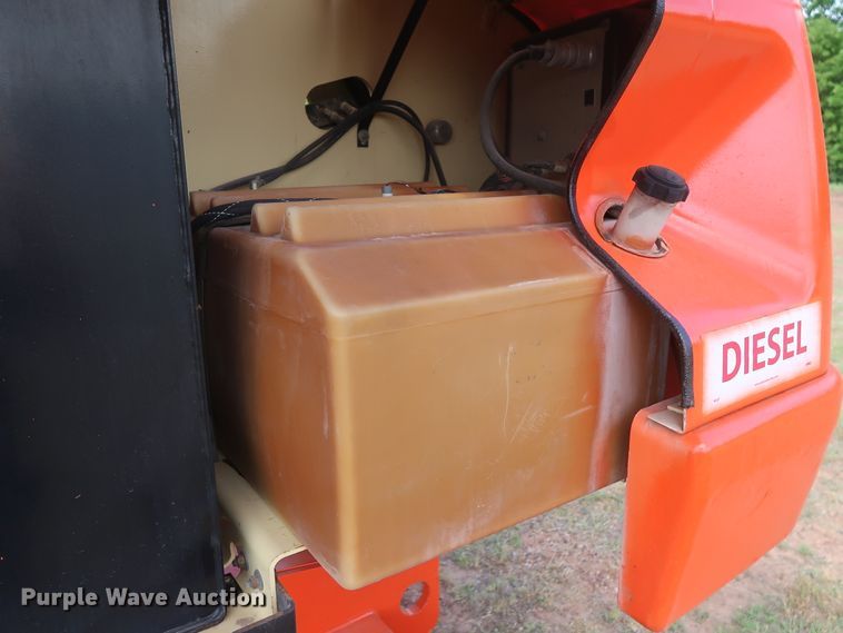 image for item DH0901 2004 JLG 400S  boom lift