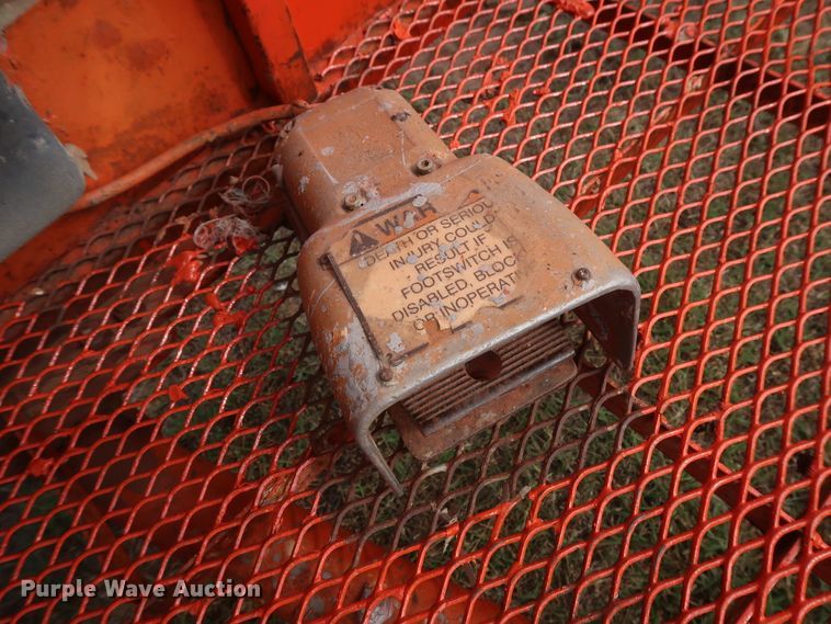 image for item DH0901 2004 JLG 400S  boom lift