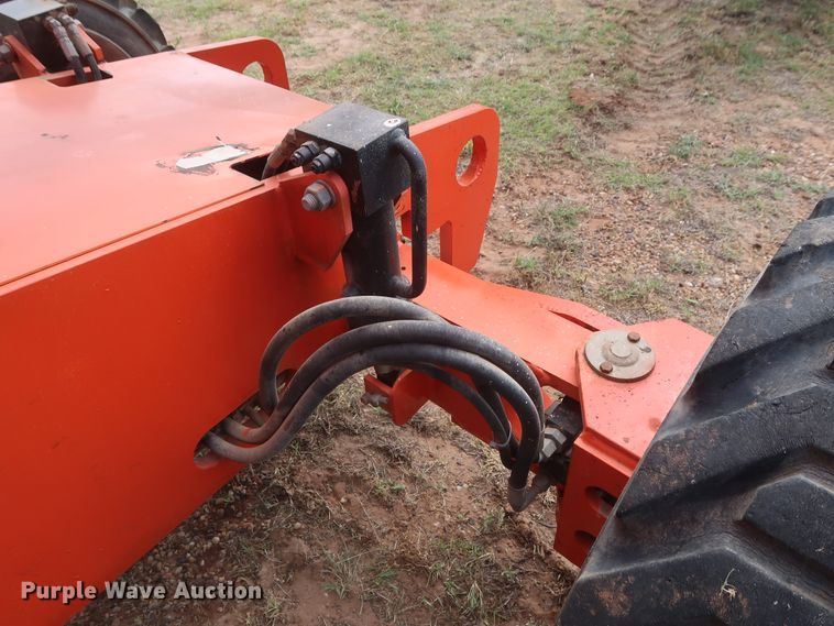 image for item DH0901 2004 JLG 400S  boom lift