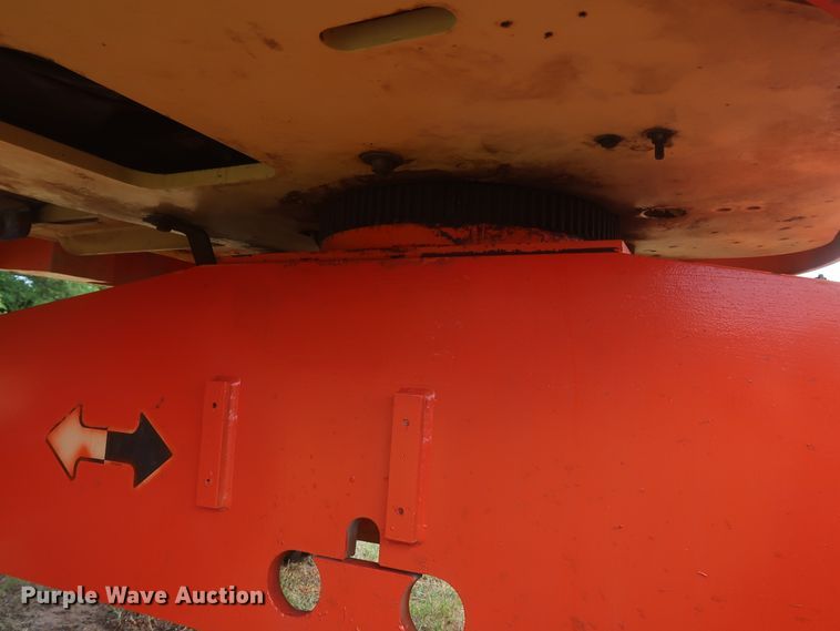 image for item DH0901 2004 JLG 400S  boom lift