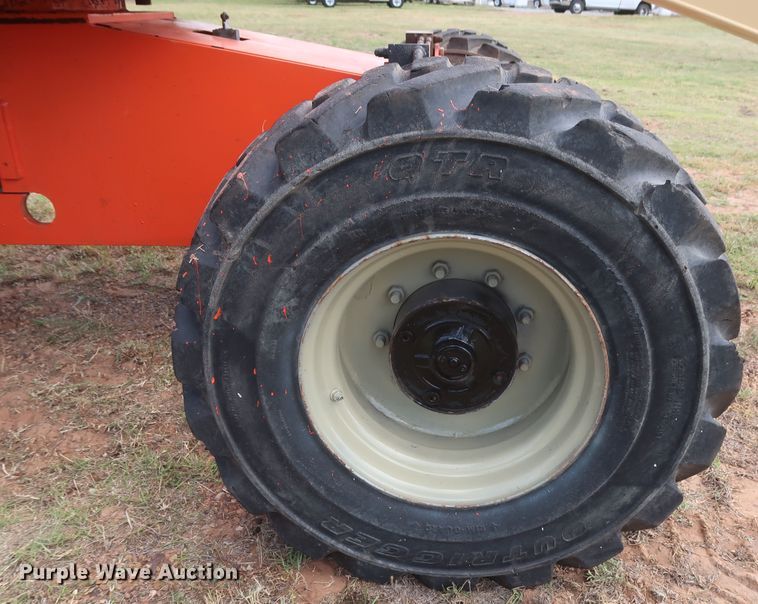 image for item DH0901 2004 JLG 400S  boom lift