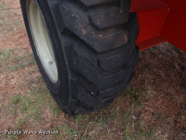 image for item DH0901 2004 JLG 400S  boom lift