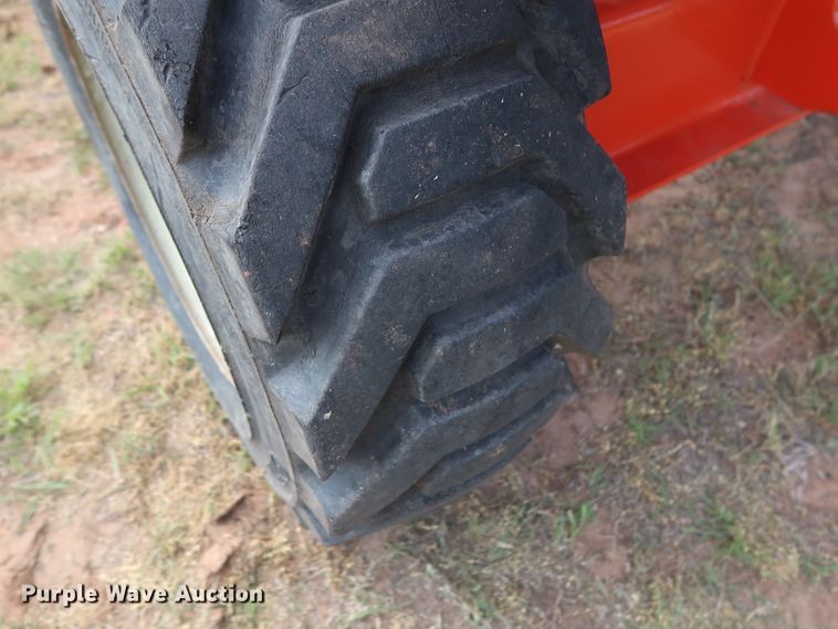 image for item DH0901 2004 JLG 400S  boom lift