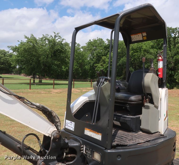 image for item DH0902 2012 Bobcat E26  mini excavator