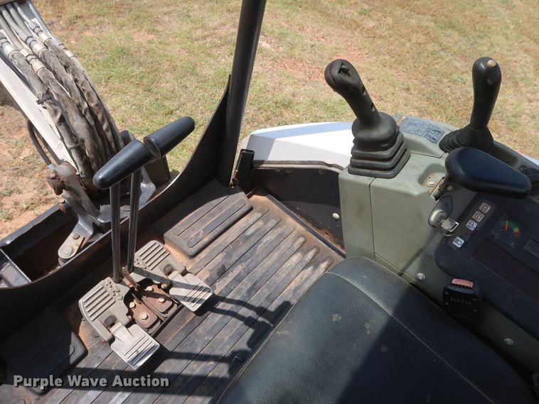 image for item DH0902 2012 Bobcat E26  mini excavator