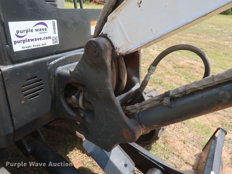 image for item DH0902 2012 Bobcat E26  mini excavator