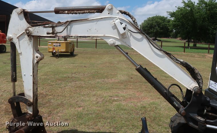 image for item DH0902 2012 Bobcat E26  mini excavator