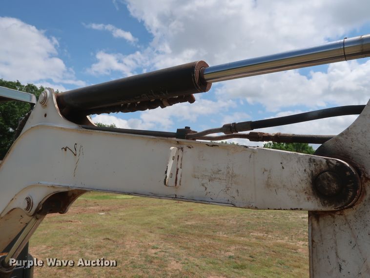 image for item DH0902 2012 Bobcat E26  mini excavator