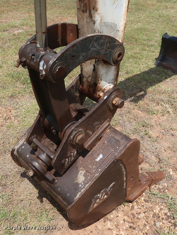 image for item DH0902 2012 Bobcat E26  mini excavator