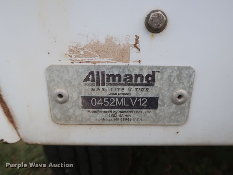 image for item DH0904 2012 Allmand Bros Maxi Lite  Series V light plant