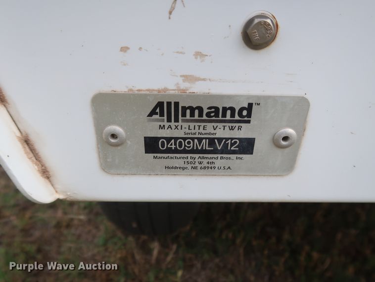 image for item DH0905 2012 Allmand Bros Maxi Lite  Series V light plant