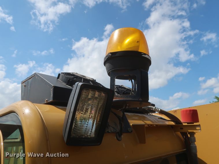 image for item DH0906 2012 Caterpillar TL943  telehandler